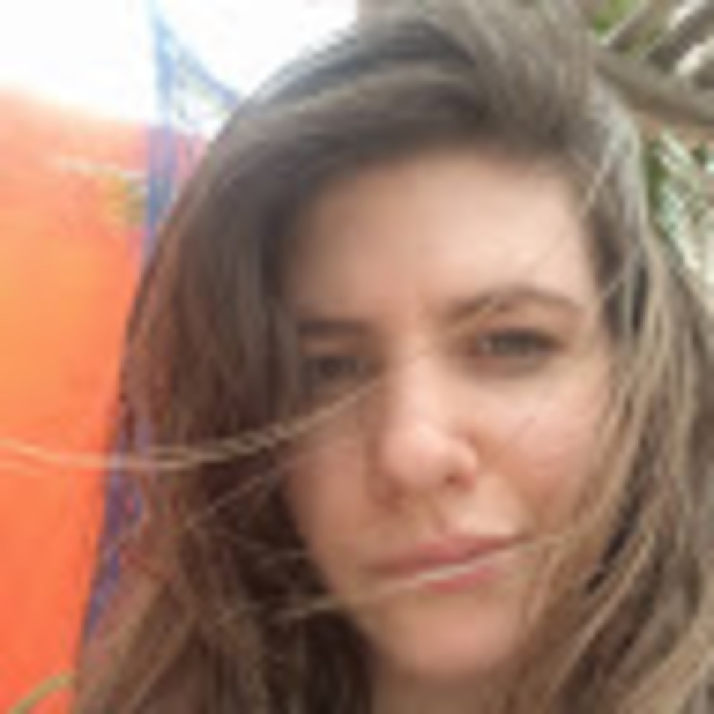 Meet your Posher, Caitlin